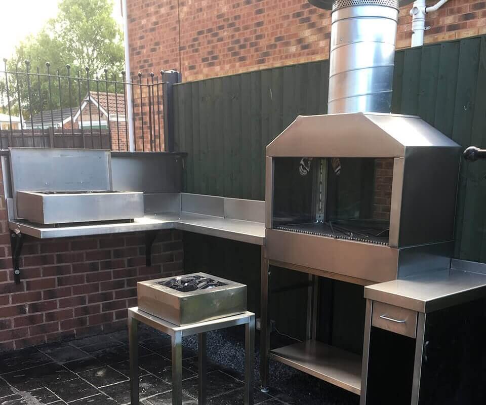 Charcoal barbecue grills Dolphin Fabricatinos