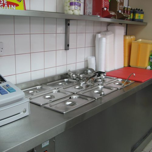 a bain mairie with a hot cupboard